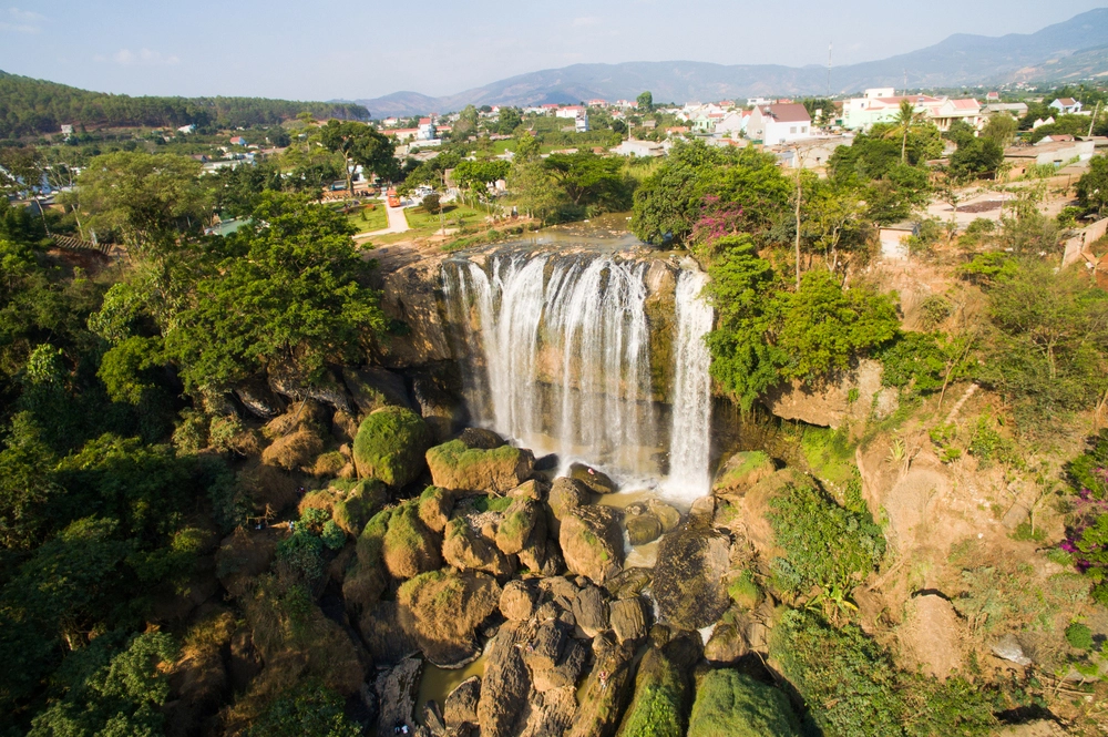 Watervallen heuvels bergen Dalat Vietnam